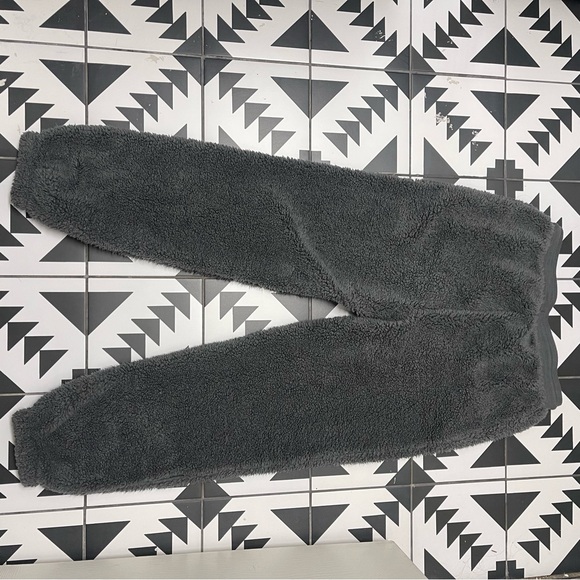 DISNEYLAND Grey Cozy & Fuzzy Drawstring Sherpa Joggers! - Picture 3 of 6